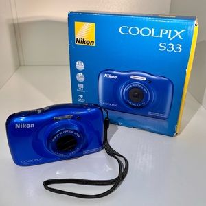 Mint! Coolpix S33 Waterproof digital camera - blue